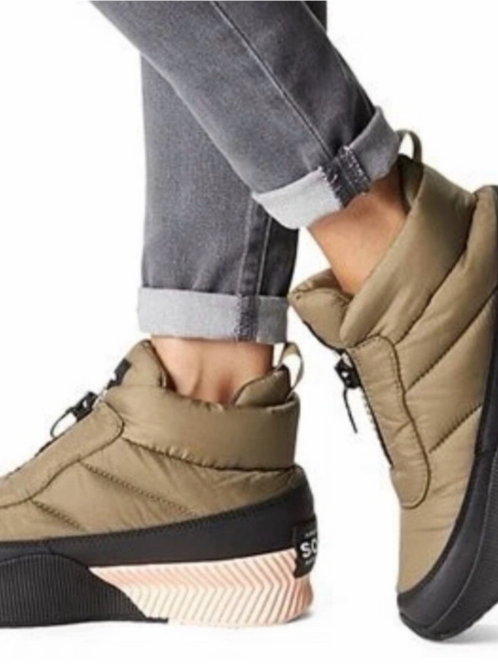 Sorel Out and About Puffy Zip Waterproof Boots Size 7.5 NWT!